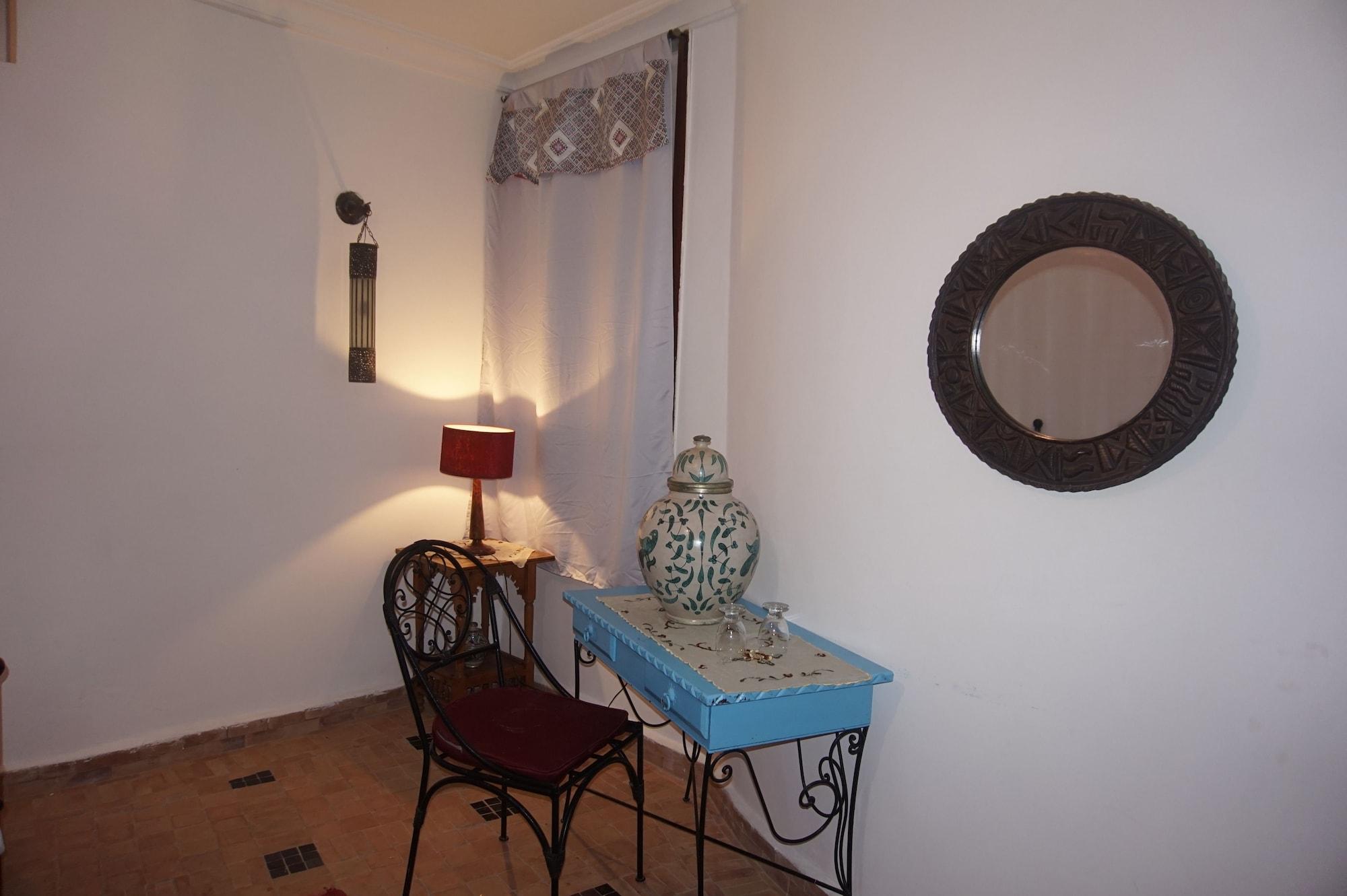 Riad Al Khansaa Эс-Сувейра Экстерьер фото