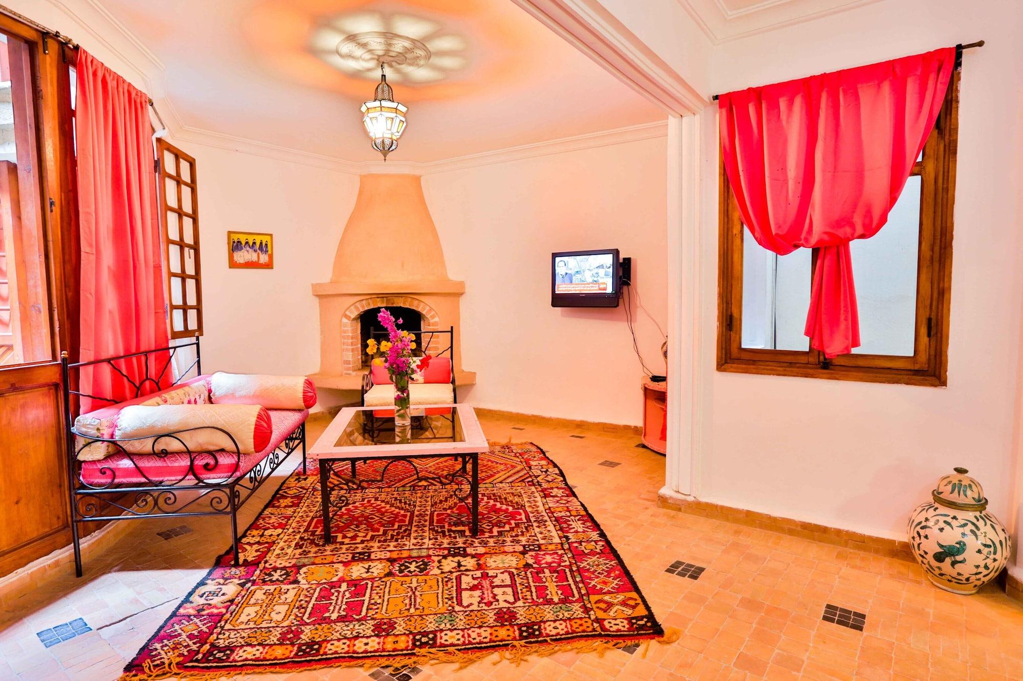 Riad Al Khansaa Эс-Сувейра Экстерьер фото