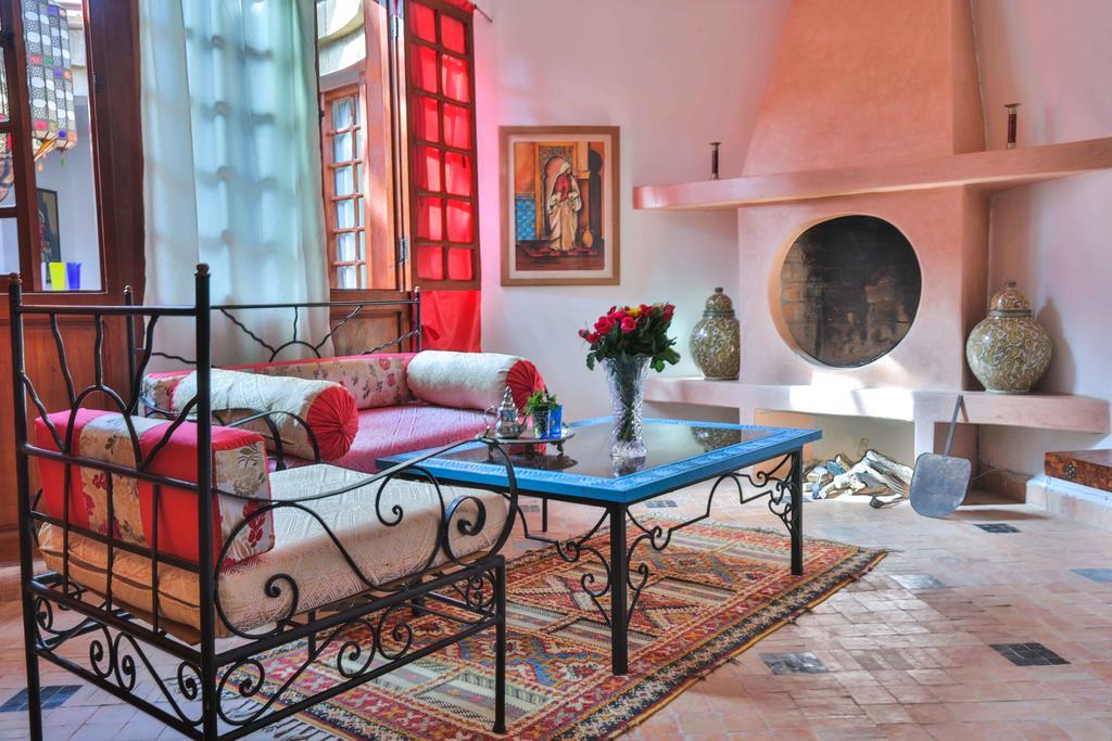 Riad Al Khansaa Эс-Сувейра Экстерьер фото